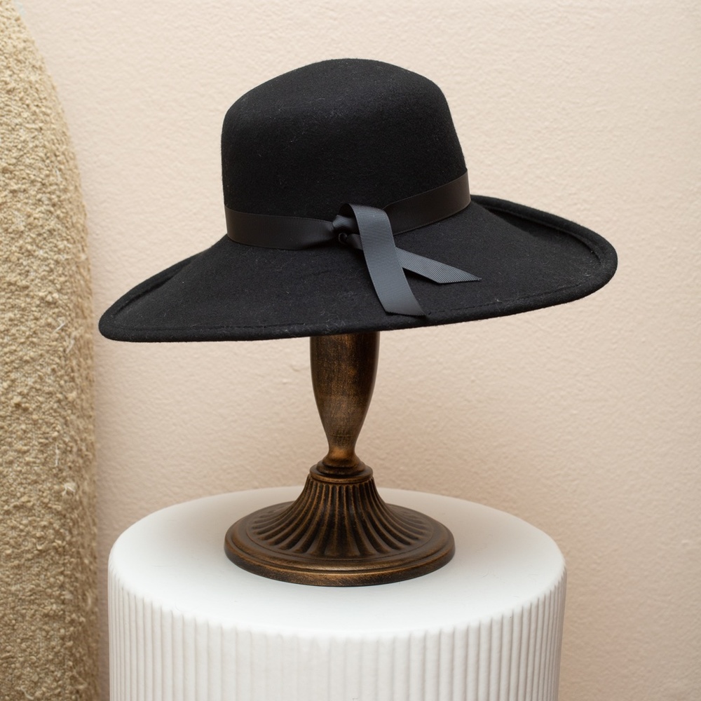 NWOT Black felt wide brim front tilt hat with ribbon - Picture 4 of 8